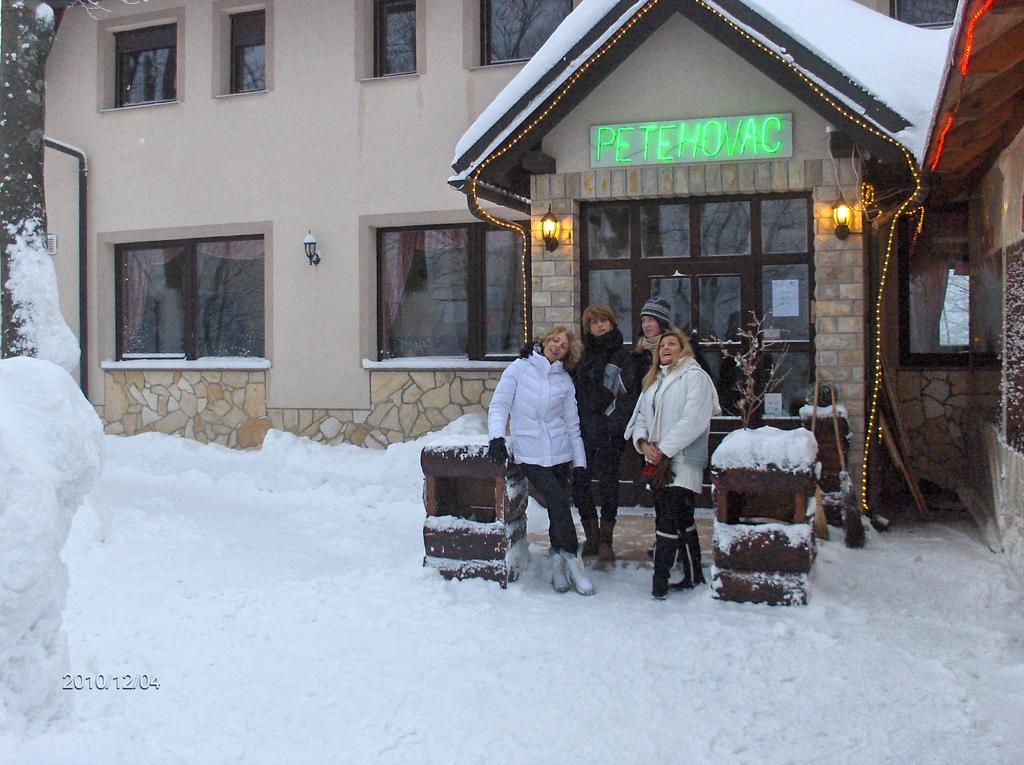 Hotel Planinarski Centar Petehovac Delnice Zewnętrze zdjęcie